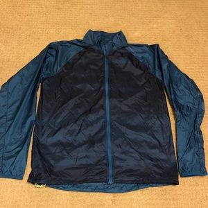Very Nice Men’s Brooks running jacket size Large